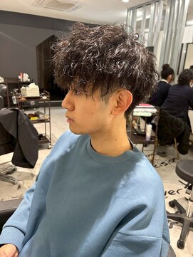 メンズサロン キング 高槻店(Men’s salon K!ng) 波巻きツイストスパイラルパーマ/フェザーパーマ/眉毛/メンズ