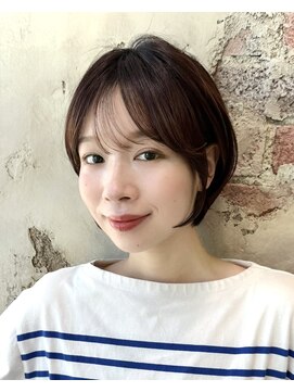 アフロート ルヴア(AFLOAT RUVUA) 〔岩田莉奈〕40代50代に人気の似合わせ丸みショートボブ　新宿