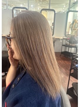 イブヘアー(eve. Hair) 大人可愛いナッツベージュ