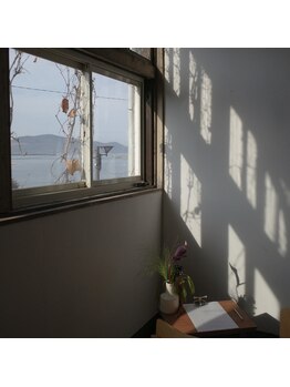 ヒト(h(y)to)の写真/一緒に作るから、ずっと心地いい。相談しながら作る、あなたらしい髪型。