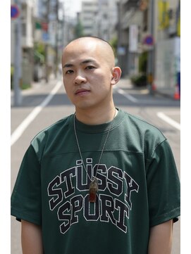 ジェイソン(JASON) 坊主フェード、スキンフェード、バズカット