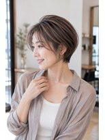 バグズ(Baguz) 40代50代◎小顔ショート×白髪ぼかしハイライト×上品ショート