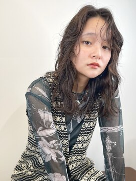 アンサム リリー(UNSOME Lille) セミロング/顔まわりレイヤー/ニュアンスヘア