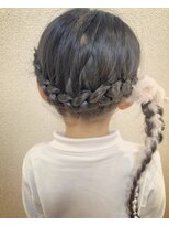 アンリ(anri) ふわふわリボンでキッズヘアアレンジ♪