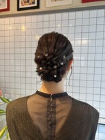 アップスタイル　ゆるふわ　結婚式アレンジ