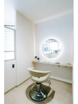 アム(AME)の写真/周りを気にせず、落ち着いて相談できる半個室空間 /徳島/髪質改善/ヘッドスパ