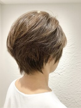 ヘアガーデンリゾート 東村山店の写真/髪に優しい薬剤でカラーします。髪の毛の状態を見て薬剤を選定し白髪も自然