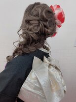 リバイブ ヘア アンド スパ(Revive HAIR&SPA) 振袖サイド編み下ろしアレンジ