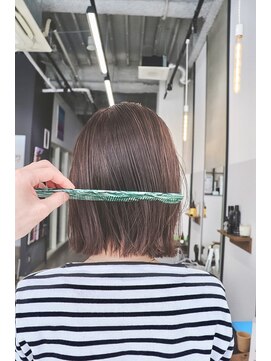 ニディー バイ デイジー(Nidee by Daisy) ハイライトボブ ボブ フレンチガーリー 天神　前髪なしショート