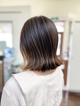 ティーズヘアイナガキイヴピアジェ 外ハネ_ツヤツヤ＿インナーカラー