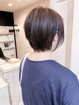 キャアリー(Caary) 福山Caary30代40代50代60代 大人小顔補正立体カットショートボブ