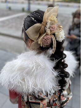 スリー(THREE)の写真/【東静岡駅徒歩3分】結婚式やパーティー等に！一緒にご相談しながら一人ひとりに合った特別なスタイルを◎