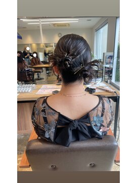 アコーズ ヘア トクシゲ(accord s hair Tokushige) カチモリ/お団子ヘア