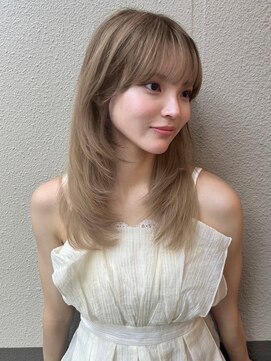 ユーフォリア 新宿通り(Euphoria) くびレイヤーエモージュケアカラー似合わせカットシアベージュ