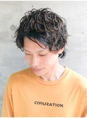 20代30代メンズクラウドマッシュ丸み束感ビジカジトレンド