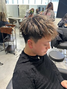 メンズサロン キング 梅田店(Men’s salon K!ng) 波巻きツイストスパイラルパーマ/フェザーパーマ/眉毛/メンズ