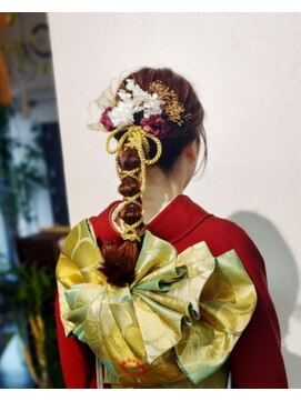 マノ マノ(Mano Mano) ヘアアレンジ