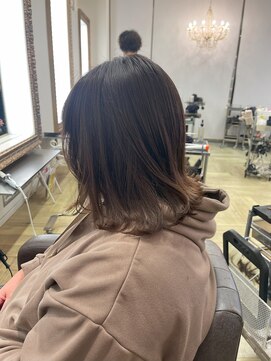 コワファースト 大分(COIFF1RST) ベージュカラー！外はねボブ