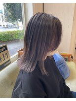 ルーツ(Roots)&nbsp;バレイヤージュ×イルミナカラー　若干シルバー寄りのベージュ