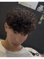 イーラ アメ村店(era)&nbsp;スペインカール　ツイストスパイラル眉カットメンズパーマ