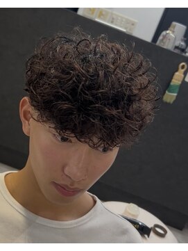 イーラ アメ村店(era) スペインカール　ツイストスパイラル眉カットメンズパーマ