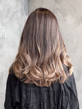 シェリール(CHERiR) ハイトーン×グラデーションカラー◎外国人風ウェーブ