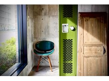 リビー(LIBEY)の雰囲気（待合室とロッカー。）