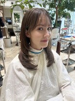 オブ ヘアー 自由が丘 ウエスト(Of HAIR WEST)&nbsp;ミルクティーベージュ　ミディアムレイヤー　オリーブベージュ