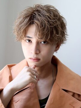 ルーシー 名古屋栄(LUCEY) センターパートニュアンスパーマフェザーパーマ波巻きパーマ