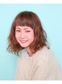 【NiL】アッシュベージュ × ミディアムパーマ