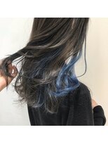 ワンズ(One’s)&nbsp;インナーカラー×ビビットブルー