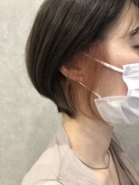 シロトータルデザイン(shiro total design) 丸みショートボブ×イヤリングカラー