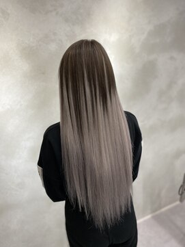 アルマバイロサ(ALMA by ROSA) アッシュ×シルバーバレイヤージュ/担当:【ギャル仙人】RENTA