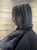 メイカ(MEIKA)&nbsp;【 ハイライト × グレーアッシュ × ボブ 】浅野美紀