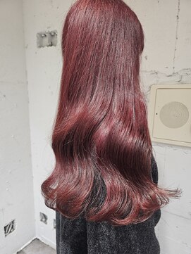 エイト 福岡天神店(EIGHT fukuoka) ピンクレッド