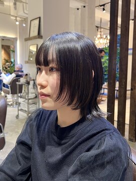 グラッド(GLAD.) ショートウルフカットナチュラルウルフ顔まわりレイヤーカット