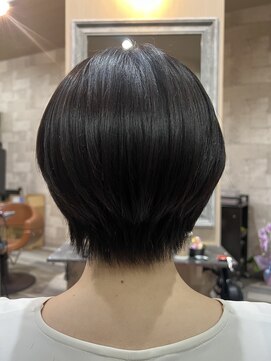 ハコ(H.A.Co) お客様のこだわりを詰めたショートスタイルです。