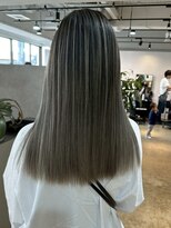 メリー オオサカ(Merly Osaka)&nbsp;寒色アッシュグレーのバレイヤージュ