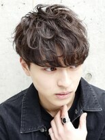 アントバイフィフス 秋田(unt by fifth)&nbsp;秋田シャドウパーマフェザーパーマセンターパート緩め30代