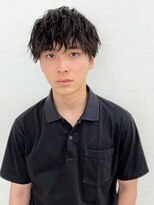 リグフクオカ(L.I.G fukuoka)&nbsp;センターパートツイストスパイラルパーマ刈り上げメンズパーマ