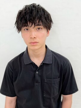 リグフクオカ(L.I.G fukuoka) センターパートツイストスパイラルパーマ刈り上げメンズパーマ