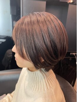 高い技術のカットで自宅での再現性も◎クセ・毛流れを見極め、お手入れがラクになる扱いやすいスタイルに☆