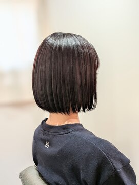 ウィスカーヘアー(whisker hair) あご下軽めボブ