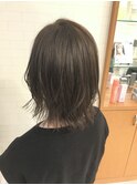 カーキベージュ
