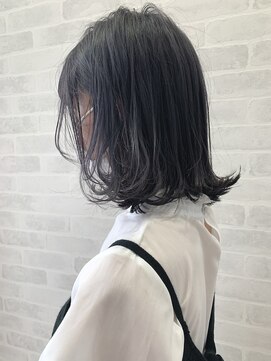 エミュスト(Emuest) グレージュ+切りっぱなしボブ