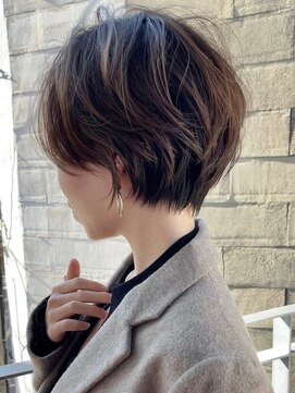 ビュー フクオカ(VIEW FUKUOKA) 前髪大人かわいい美髪ホワイトグレージュネビージュショートボブ