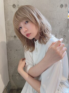 ルービック 奈良(Rubik's) ハイトーン/ウルフヘア/透明感ヘーゼルベージュ