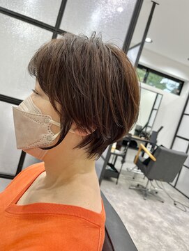 ピックアップ(pick up) 白髪ぼかし丸みショート