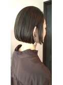 大人のシンプルミニマムボブ