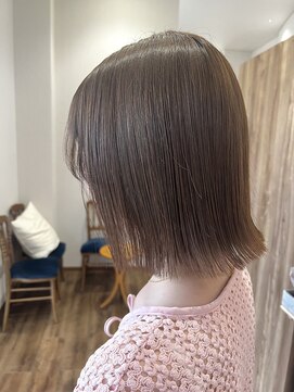 エ フュチュール(et Futur) ベージュカラー